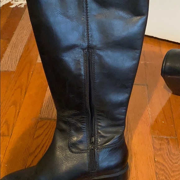 Black Leather Boots - Picture 3 of 4